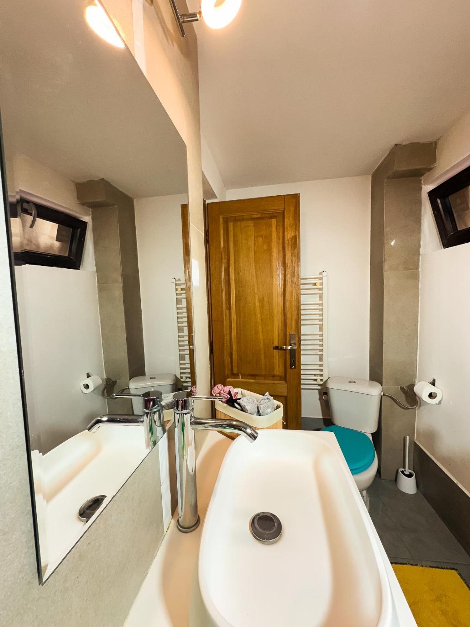 Venus Central Lux Studio Craiova Extérieur photo