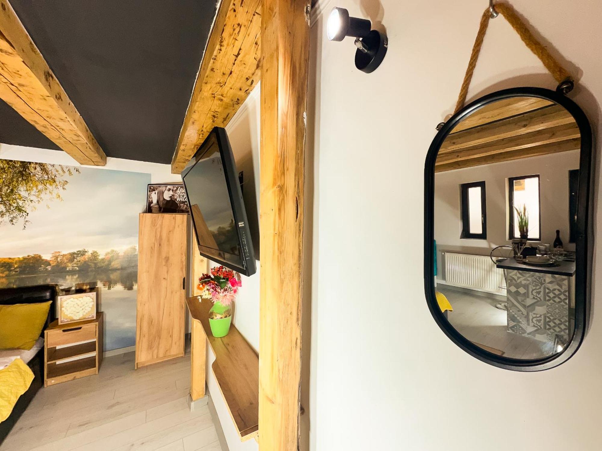 Venus Central Lux Studio Craiova Extérieur photo