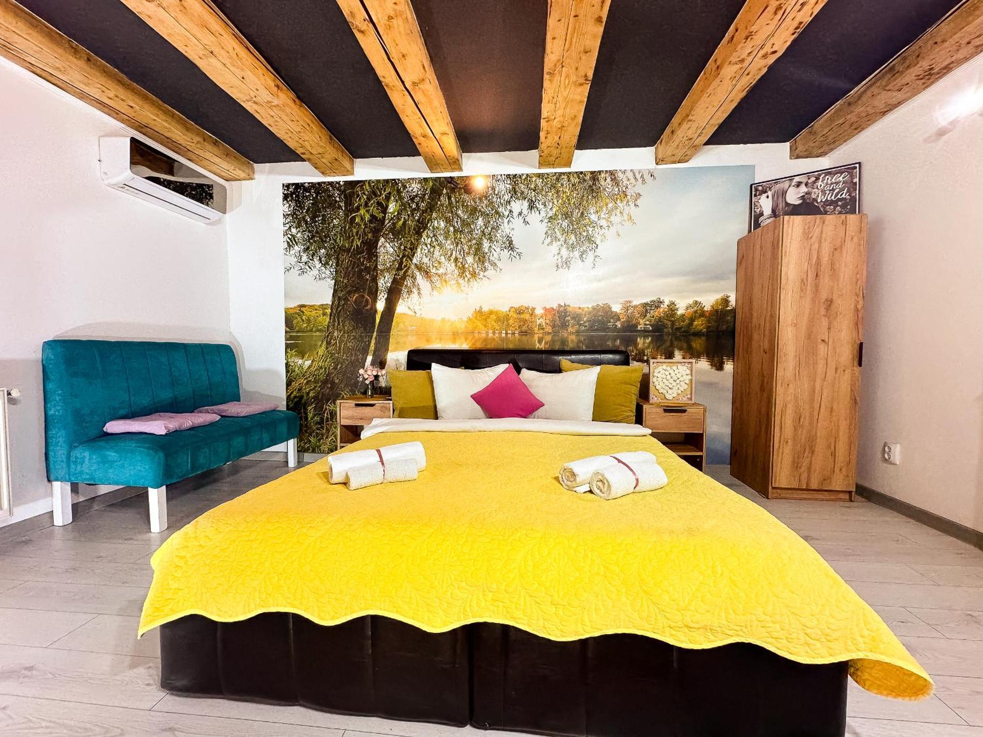 Venus Central Lux Studio Craiova Extérieur photo